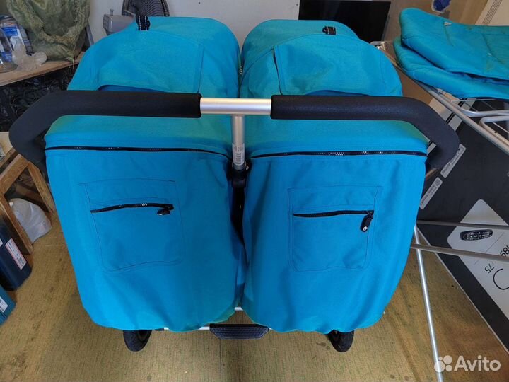 Коляска для двойни bumbleride