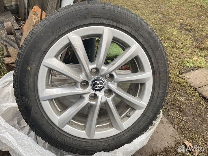 Yokohama Ice Guard IG65 215/55 R17