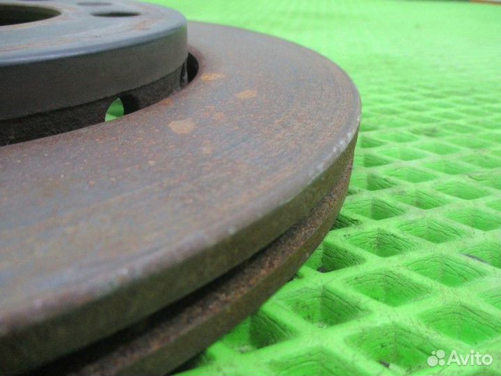 Диск тормозной передний Volkswagen Polo 5 MK5