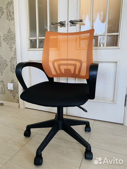 Компьютерное кресло