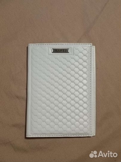 Кожаная обложка на паспорт