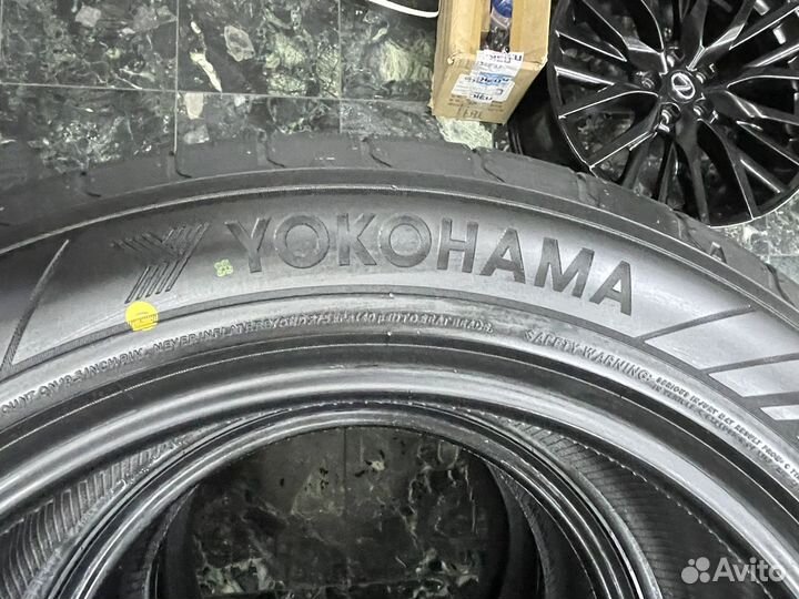 Yokohama Advan Sport V107 235/55 R19 105Y