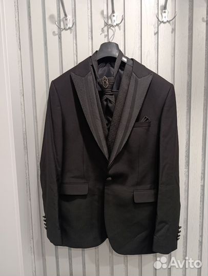 Мужской свадебный костюм