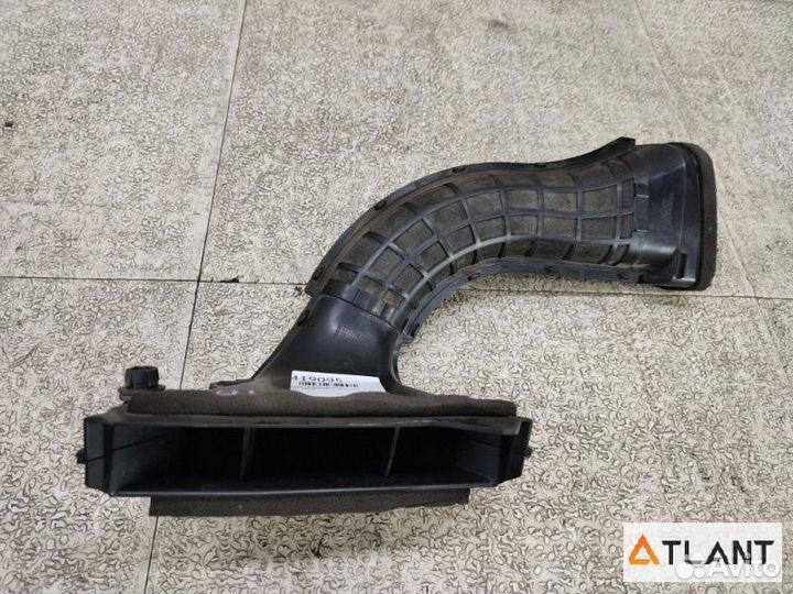 Патрубок воздушн.фильтра toyota crown