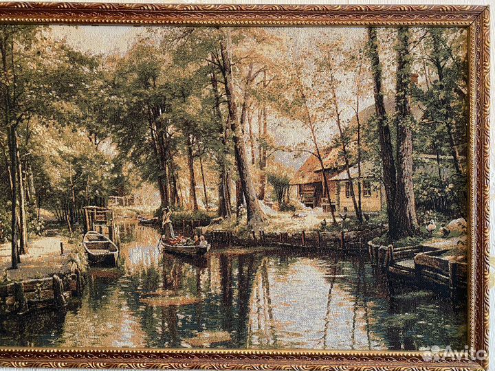 Картина из гобелена в багетной раме