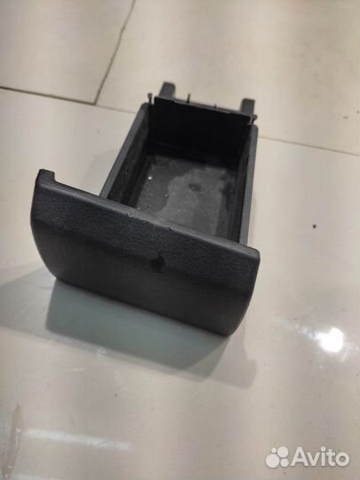 Подстаканник(левый) (Toyota Hilux viii)