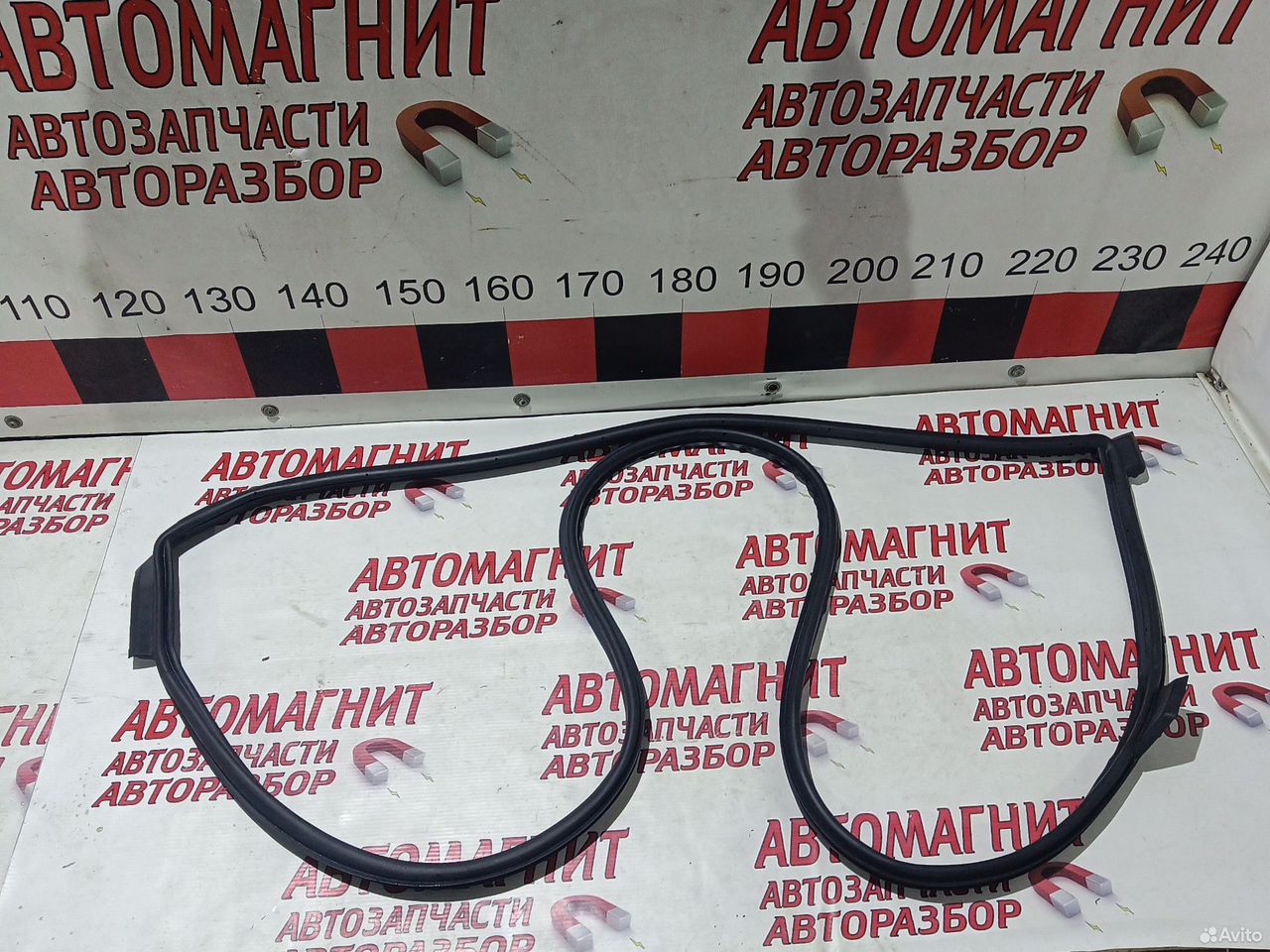 Уплотнитель двери передней Джили Кулрей SX11