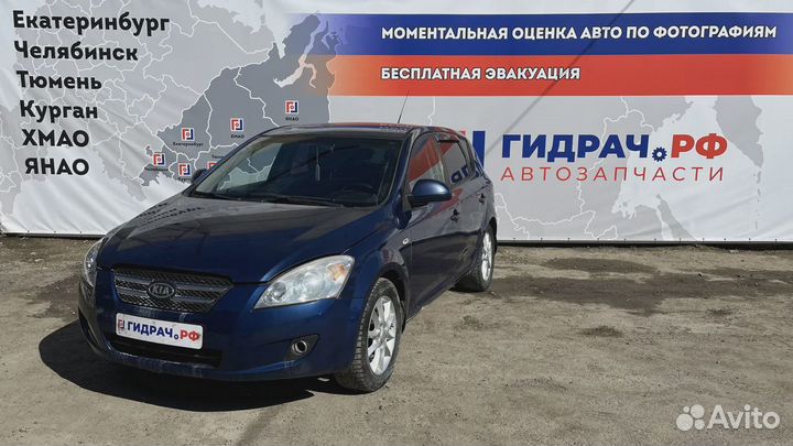 Кронштейн опоры двигателя Kia Ceed (ED) 21815-2H00