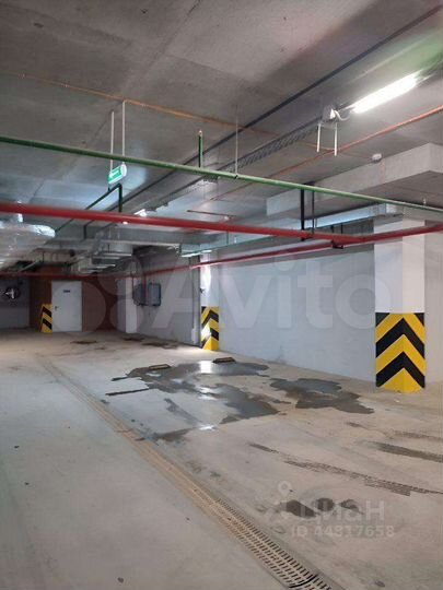 Машиноместо, 14 м²