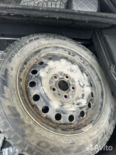 Pirelli Ice Zero 205/55 R16