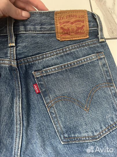 Джинсы Levis