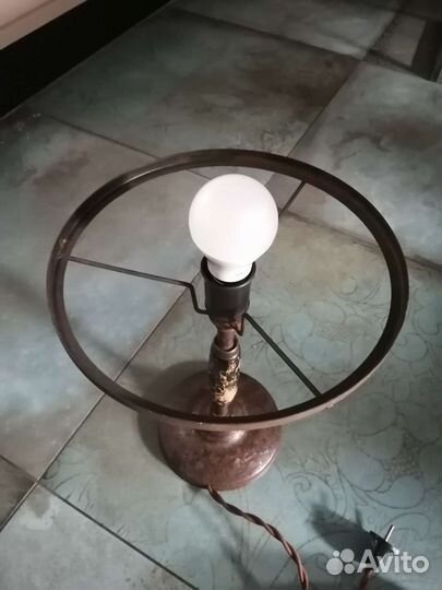 Настольная лампа 