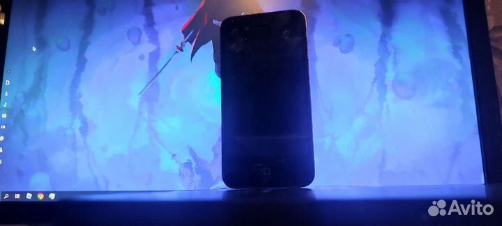 iPhone 4 битый