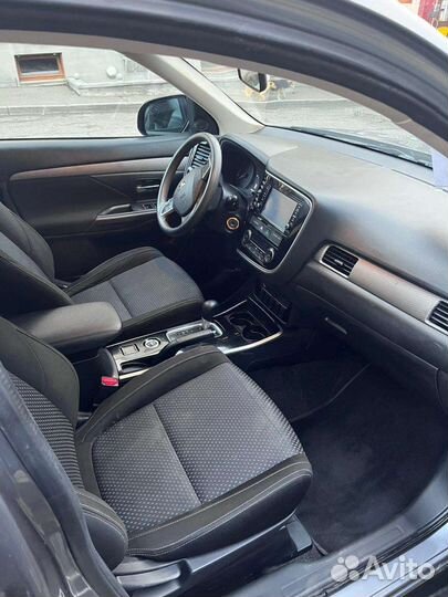 Mitsubishi Outlander 2.4 CVT, 2018, 125 000 км