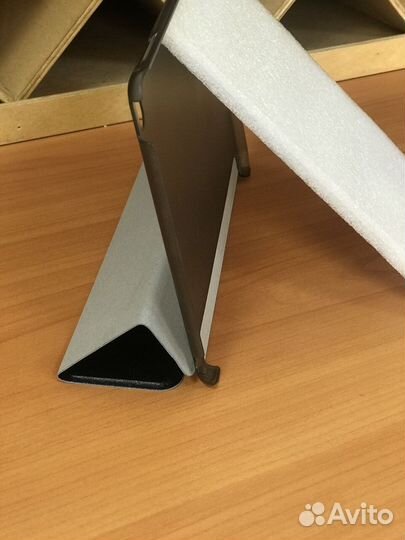 Продам чехол на айпад mini(mini4)