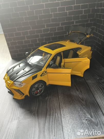 Машинка детская Lamborghini Urus с дымом