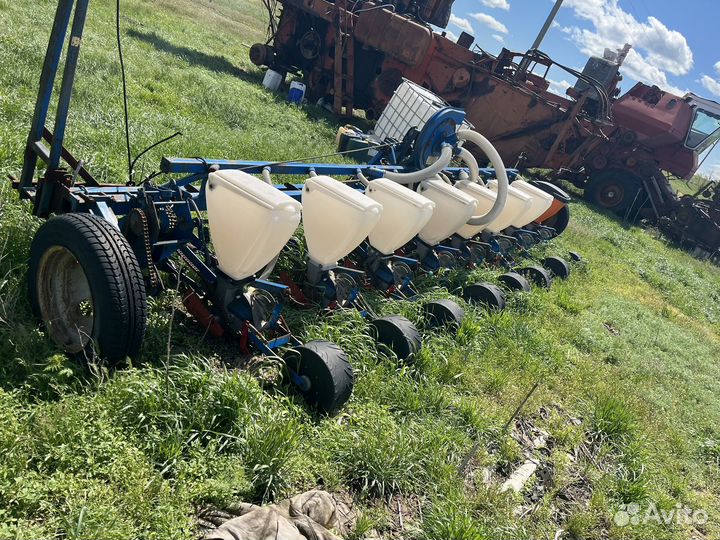 Сеялка (червона зирка) упс -8