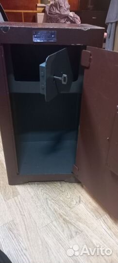 Сейф настольный