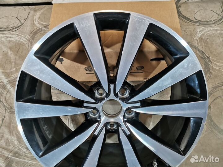 Оригинальный диск R19 VW Beetle Felga Tornado