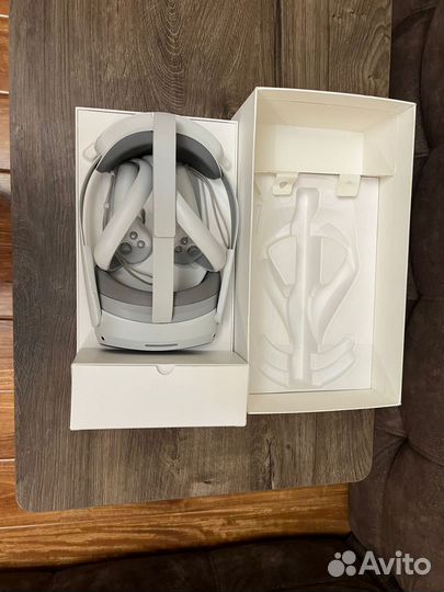 Очки виртуальной реальности Pico 4