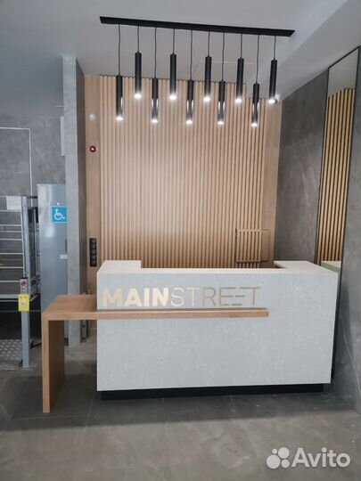 Стойка ресепшен из камня