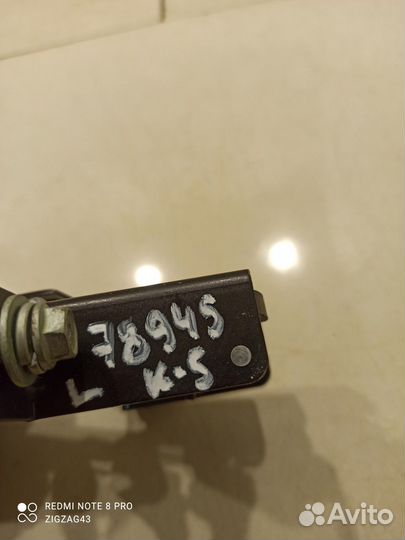 Замок задней спинки сиденья(левый) (Kia K5 III)