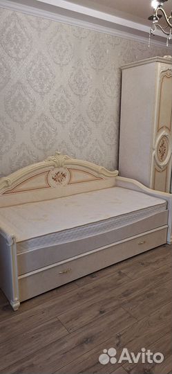 Спальный гарнитур бу