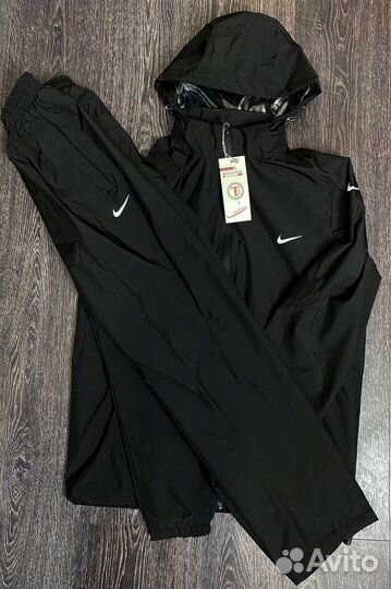 Костюм Nike куртка и штаны новые