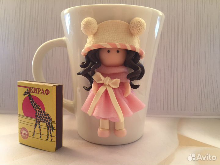 Куколка на кружке