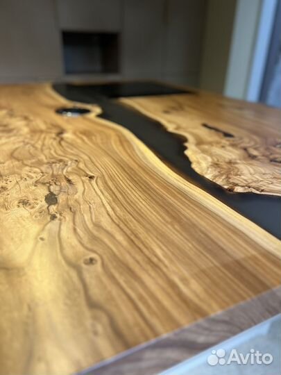 Стол кухонный остров