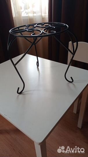 Подставка для цветов напольная