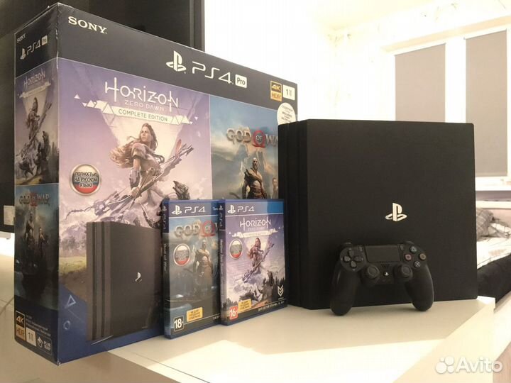 PS4 Pro 1TBG Black HZD GOW