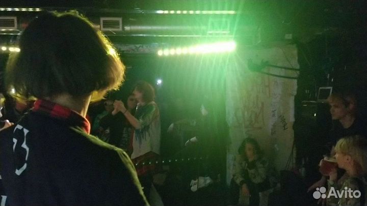 Преподаватель по игре на гитаре