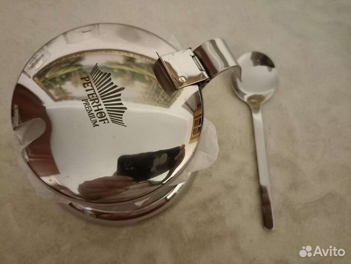 Сахарница и чайник новые