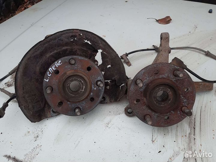 Поворотный кулак Mitsubishi space star 4g18