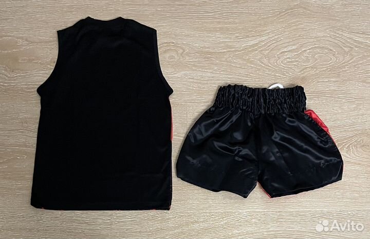 Майка с шортами для тайского бокса