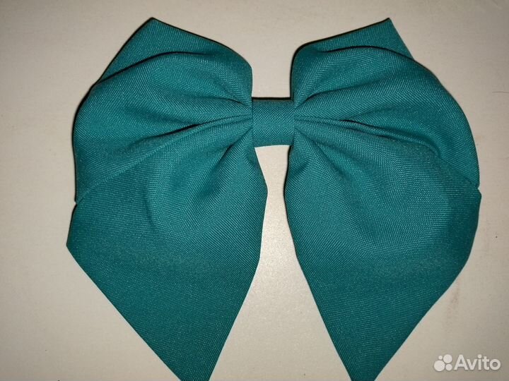 Новый бант на заколке, с резинкой в коробке