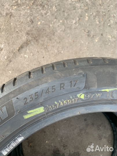 Michelin Primacy 4 235/45 R17 97W