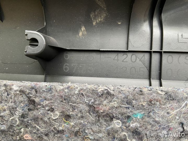 Обшивка крышки багажника Toyota Rav4 30