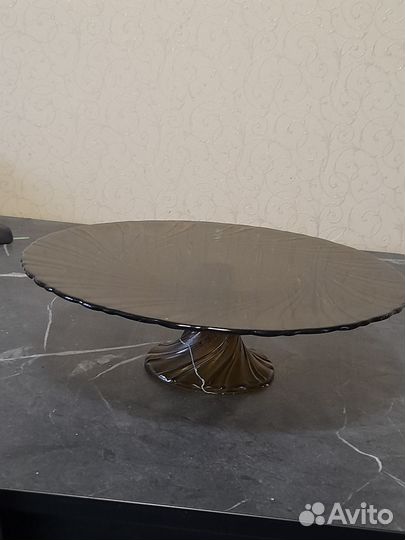 Тортница на ножке