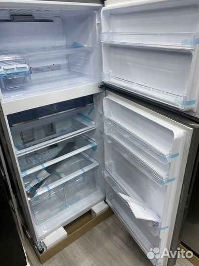 Холодильник Sharp