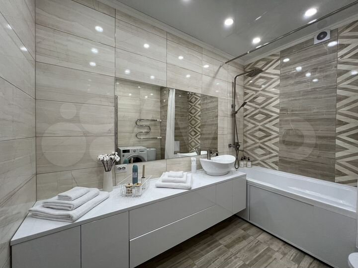 2-к. квартира, 57,4 м², 1/7 эт.