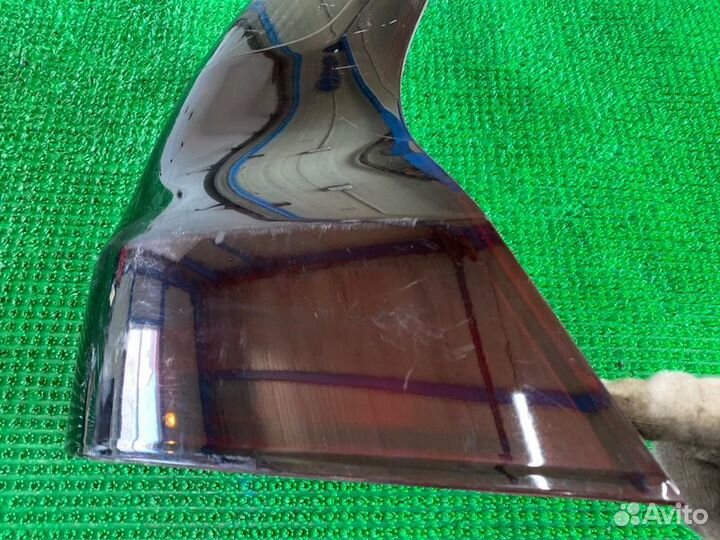 Стоп-сигнал прав. Lexus Gx460