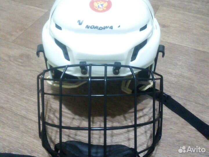 Шлем хоккейный