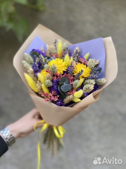 Яркий букет цветы сухоцветы