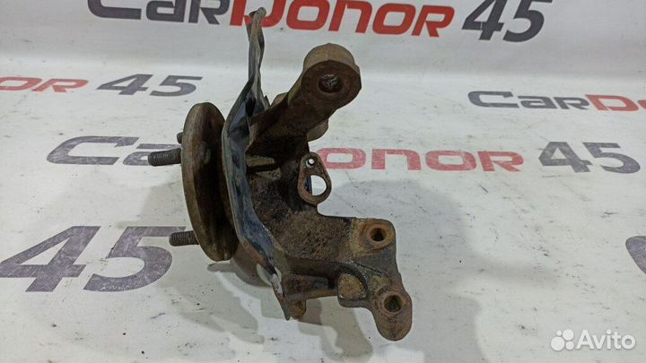 Кулак поворотный передний правый б/у для Kia Spect