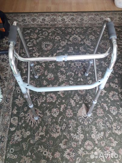 Ходунки для взрослых шагающие