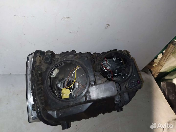 Фара левая Фольксваген Амарок 2010-2020