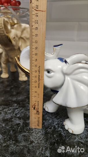 Слон фарфоровый большой