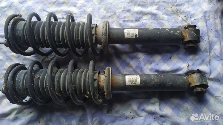 Пежо 407 передняя стойка